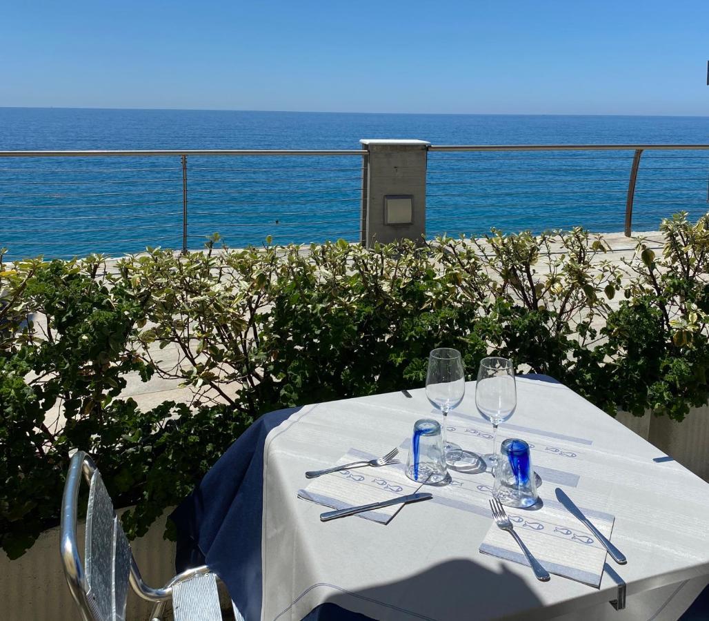 Caravella Hotel Deiva Marina Kültér fotó