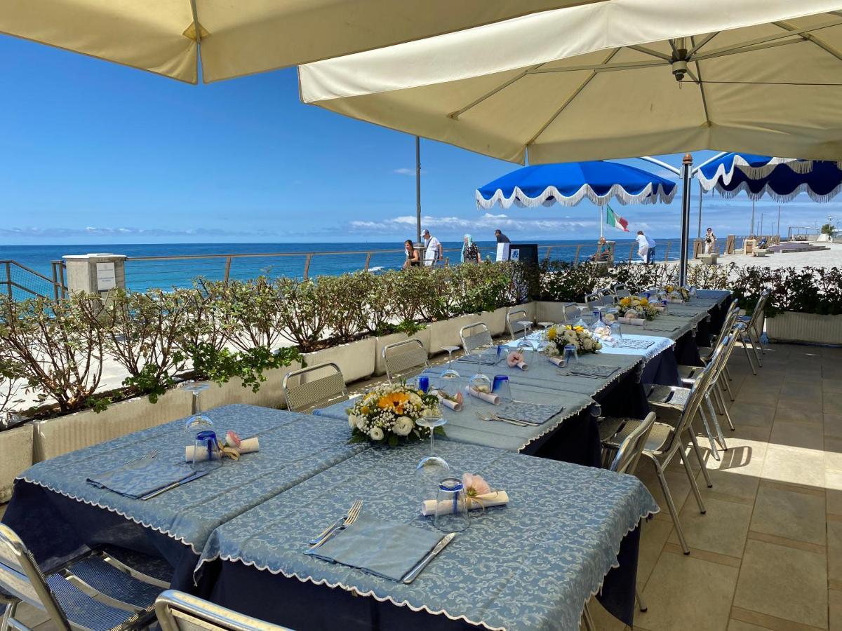 Caravella Hotel Deiva Marina Kültér fotó