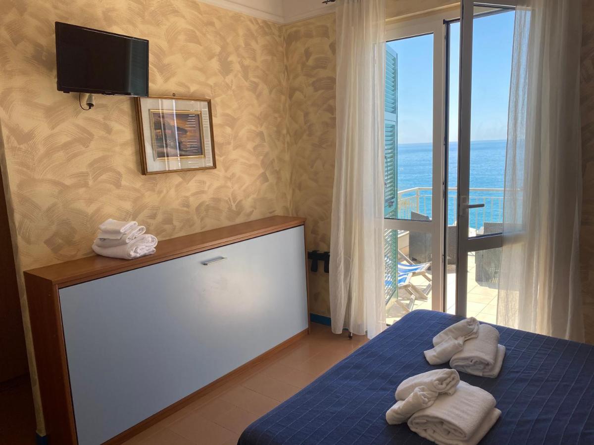 Caravella Hotel Deiva Marina Kültér fotó