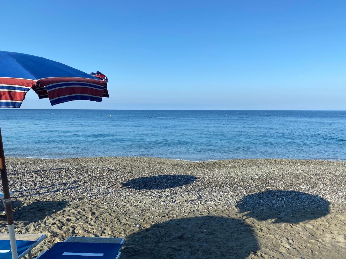 Caravella Hotel Deiva Marina Kültér fotó