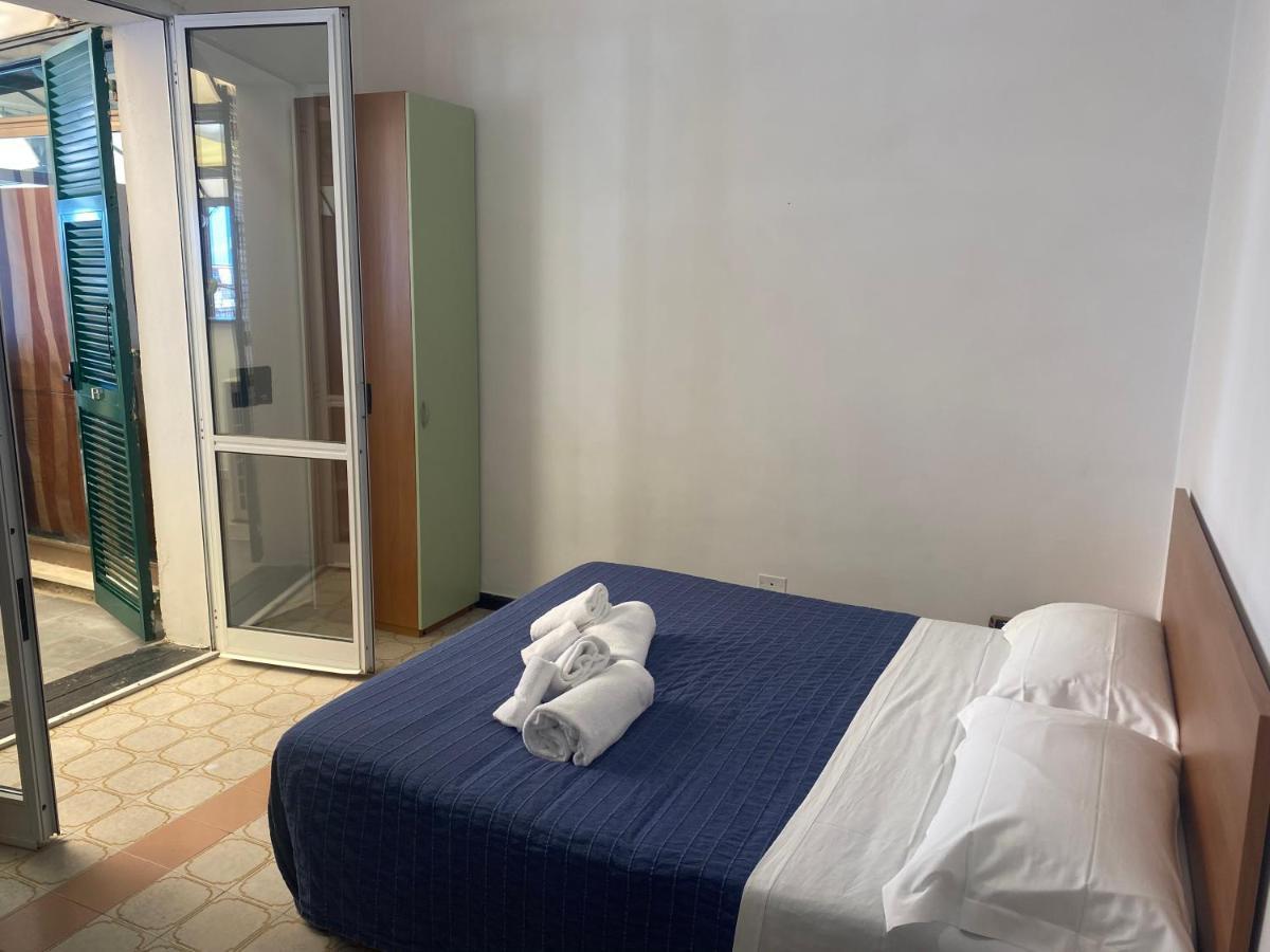 Caravella Hotel Deiva Marina Kültér fotó