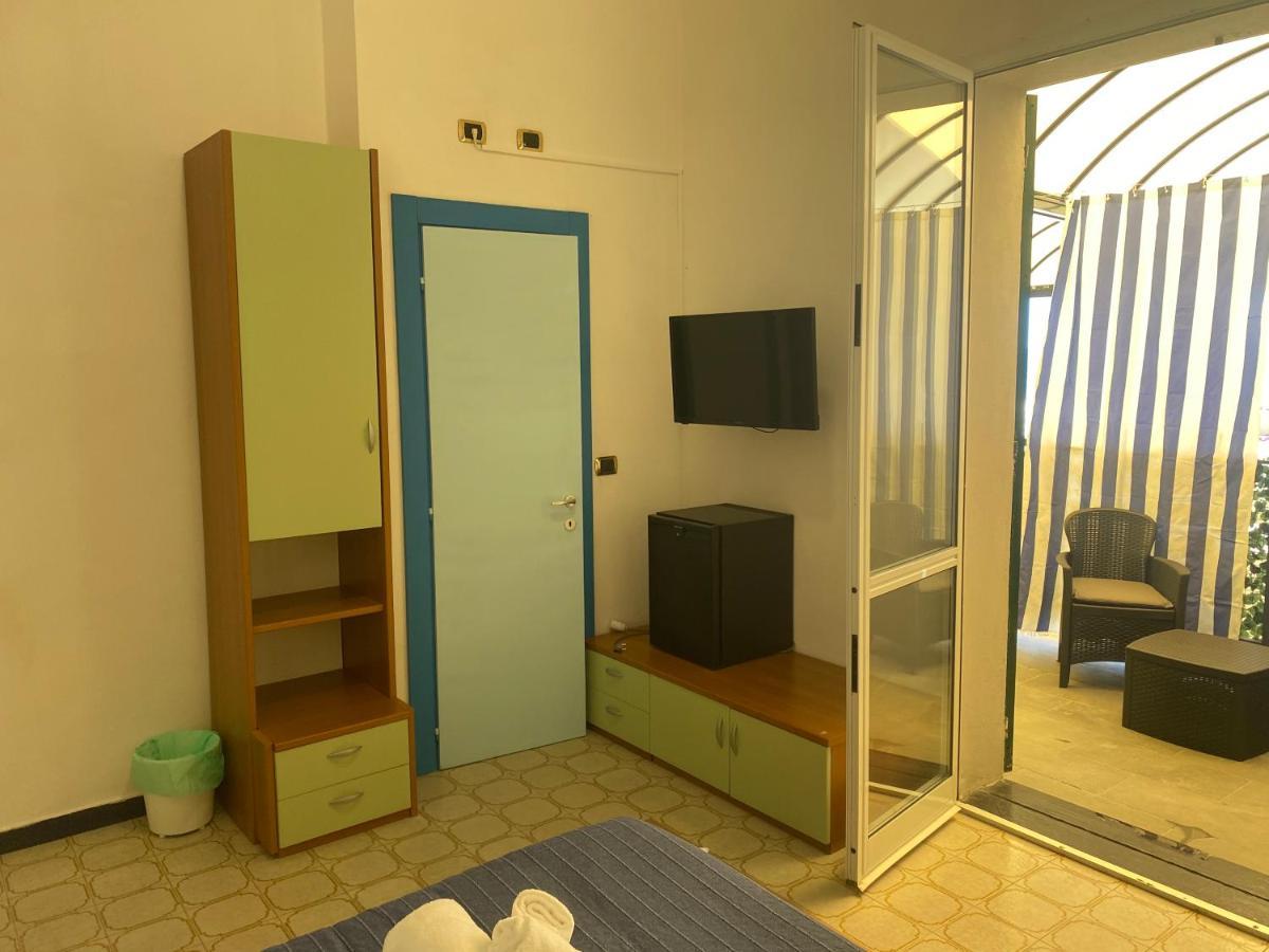 Caravella Hotel Deiva Marina Kültér fotó