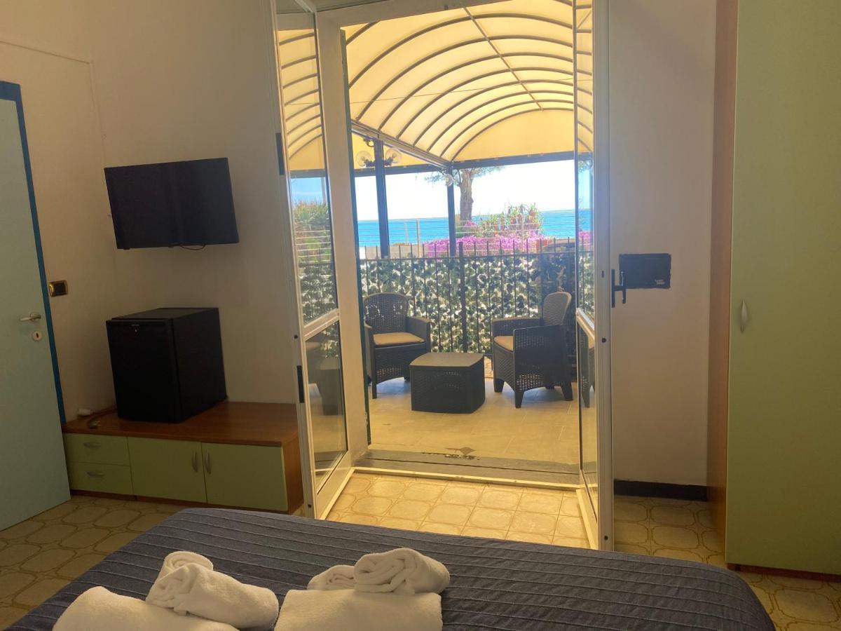 Caravella Hotel Deiva Marina Kültér fotó