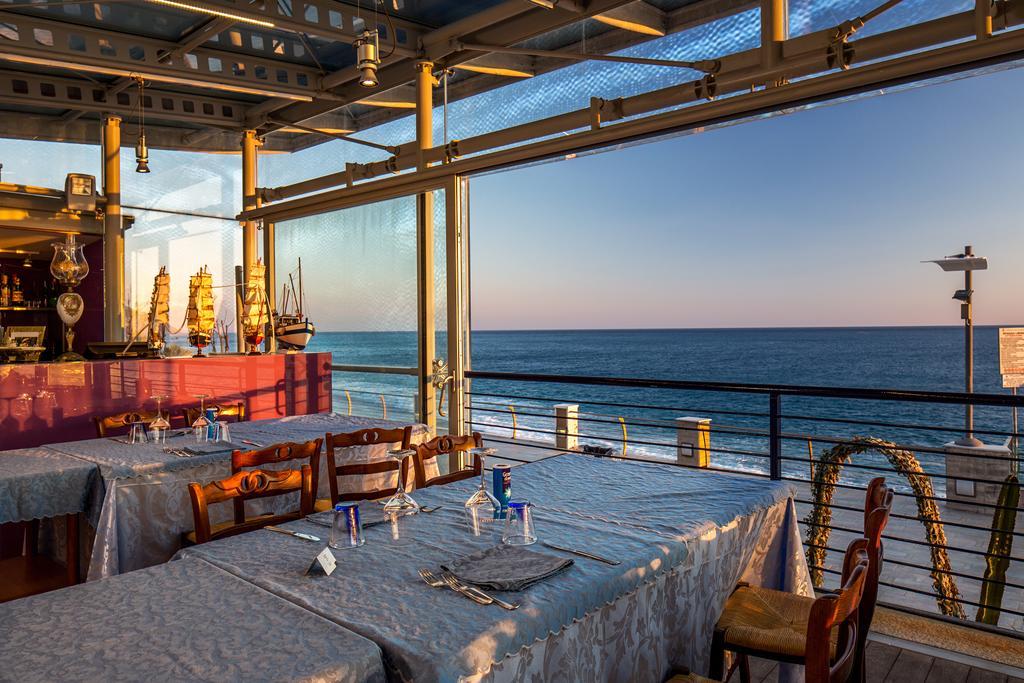 Caravella Hotel Deiva Marina Kültér fotó